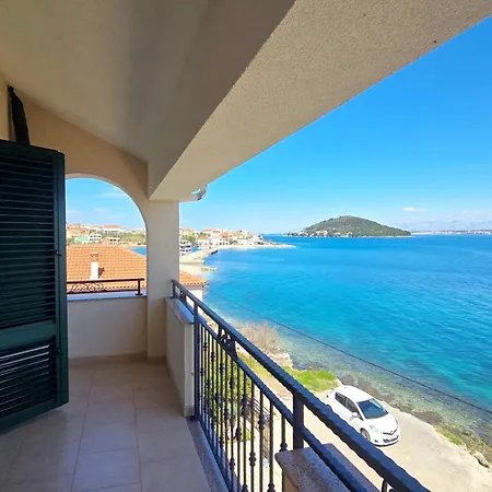 Oceanview Prestige Apartment Kali